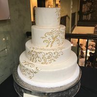 A fake replica of our cake (from the bakery)