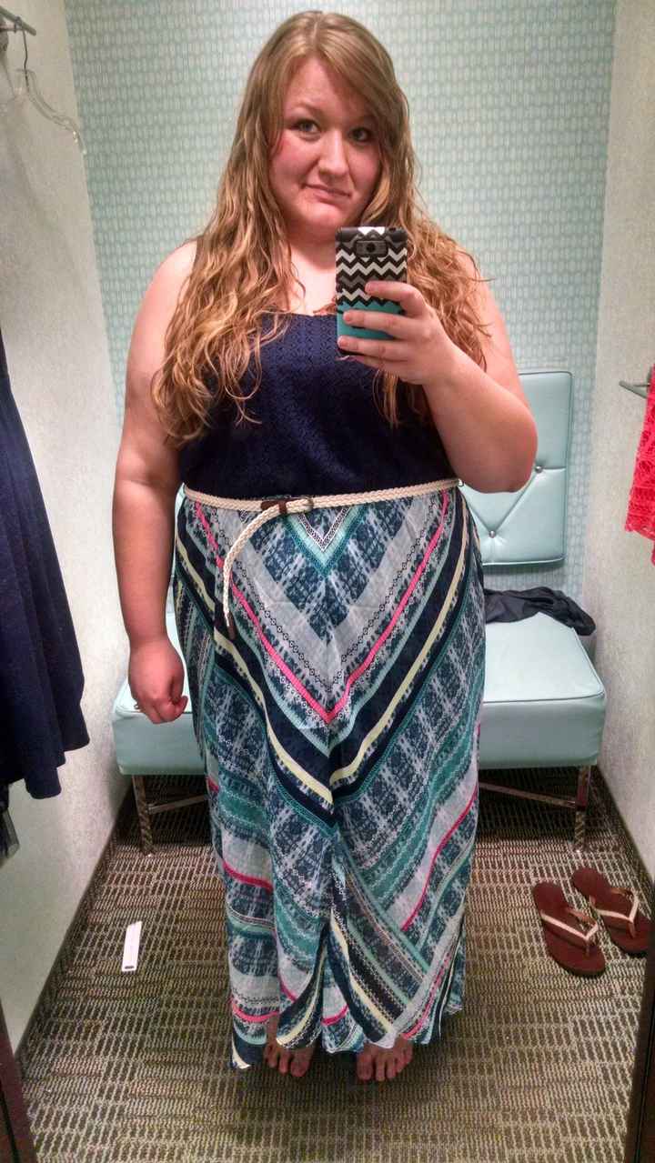 Plus Sized Girls: Share Your Engagement Pictures Outfit!