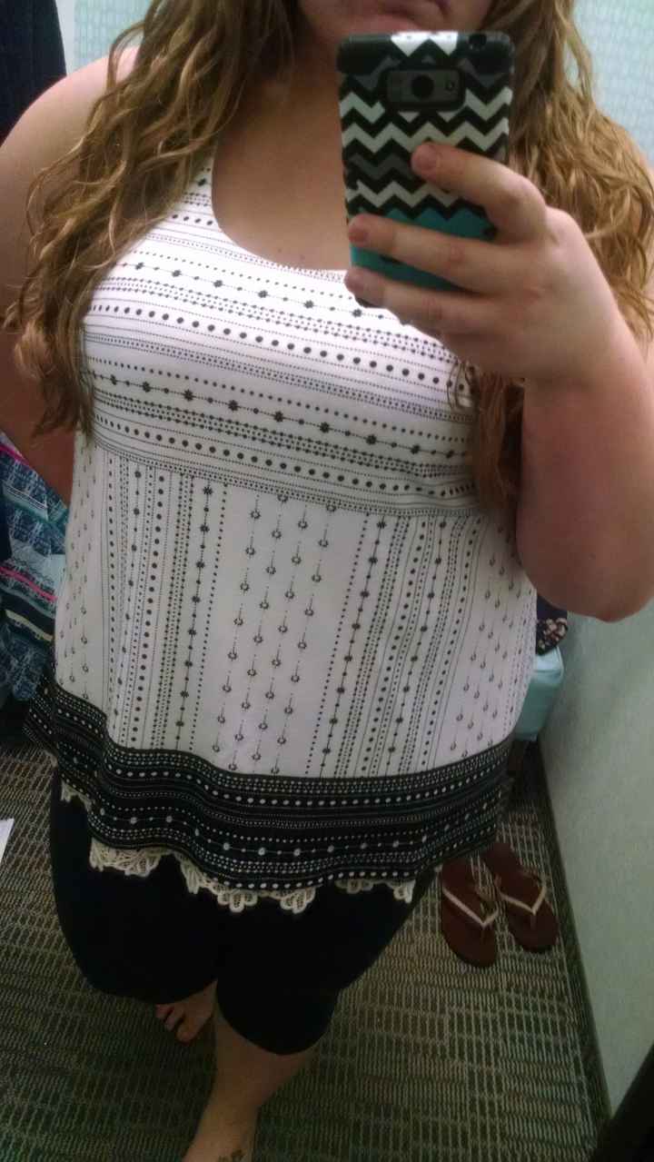 Plus Sized Girls: Share Your Engagement Pictures Outfit!