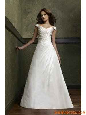 Plus size or full figured brides, let's see those gowns!