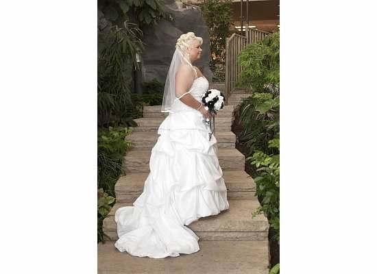 what does your wedding dress look like?!?!?