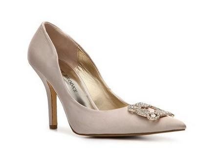 Shoes!!! How high? Brand? Color?