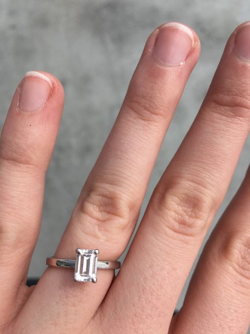 Show off your solitaire ring! 💎 13