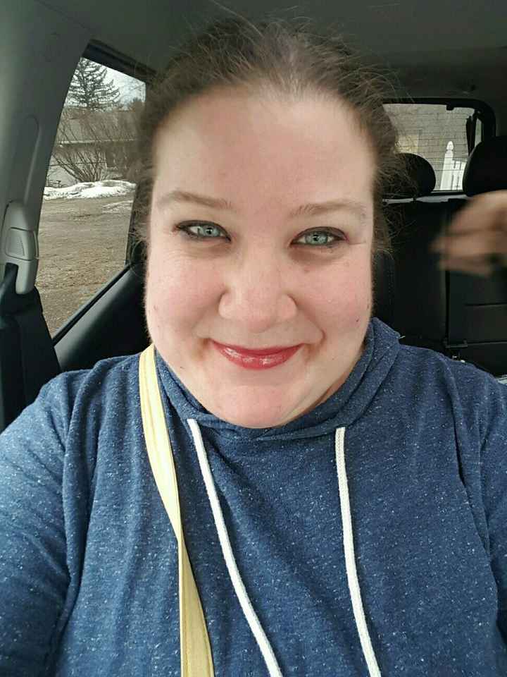 Show me your red lips!