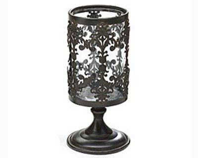 WR: How do you ladies feel about 2-3 different reception centerpieces?