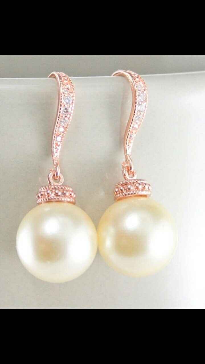 Show me your earrings!