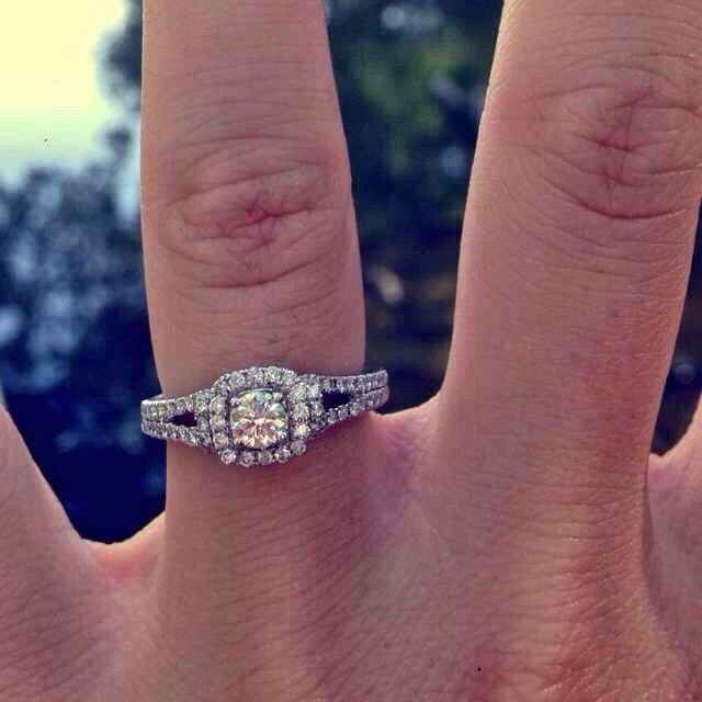 Let's see those beautiful rings lady's!