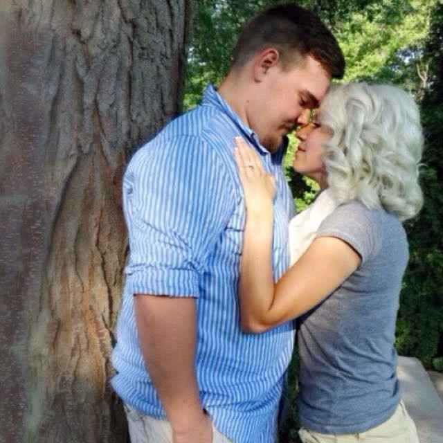 Engagement Pictures Help