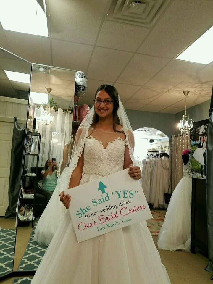 Who's not wearing a veil?