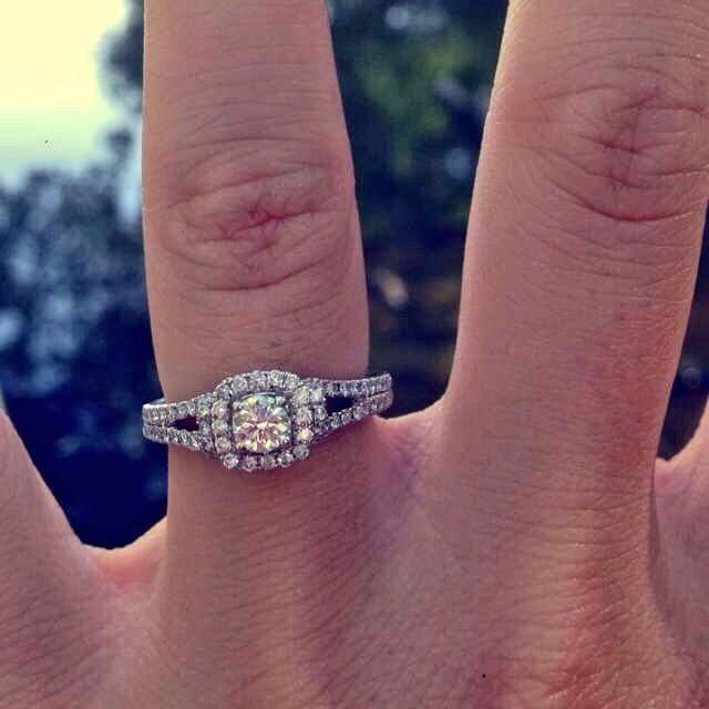 Let's see those beautiful rings lady's!