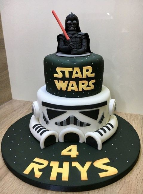 Groom's Cakes 4