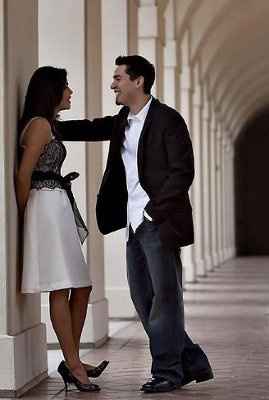 Engagement photos attire