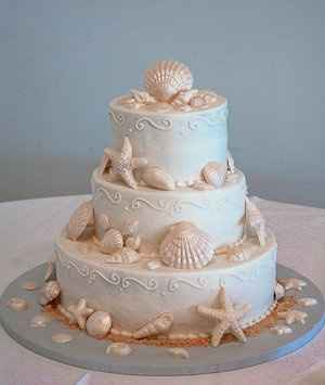 Beach wedding cake that looks like sand...