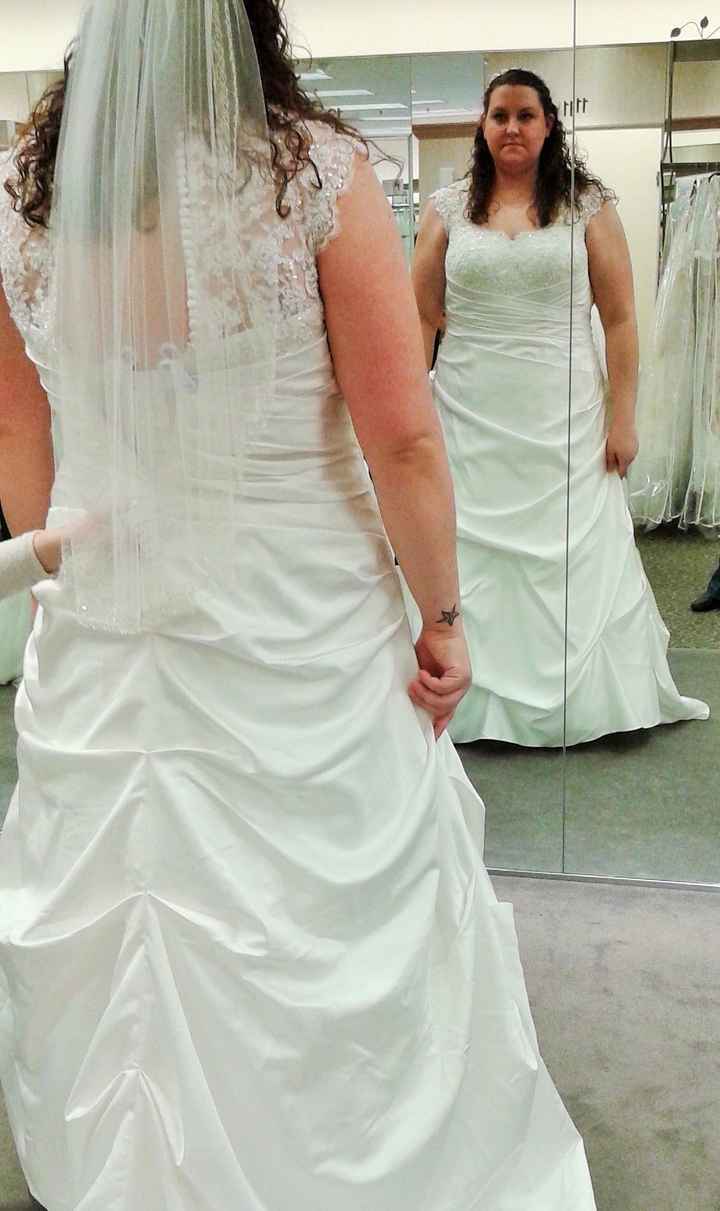 Found my dress! :)  *Pictures*