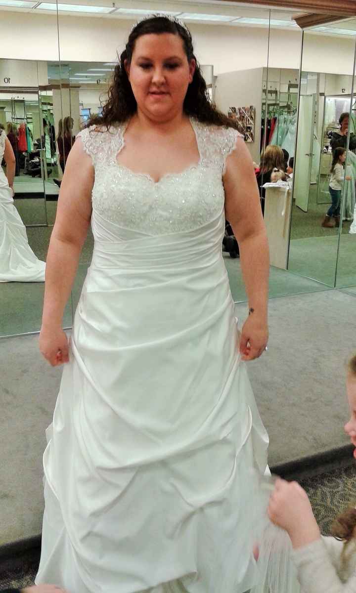Found my dress! :)  *Pictures*