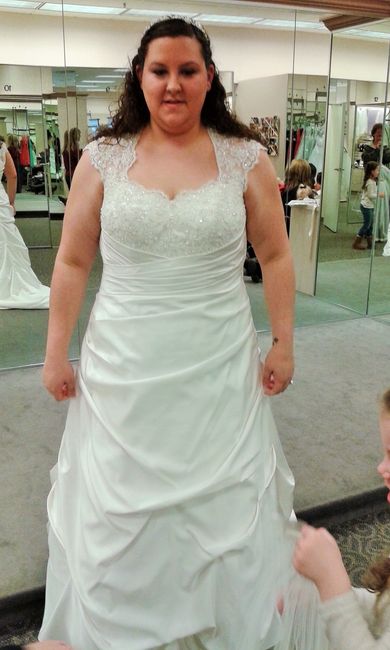 Found my dress! :)  *Pictures*