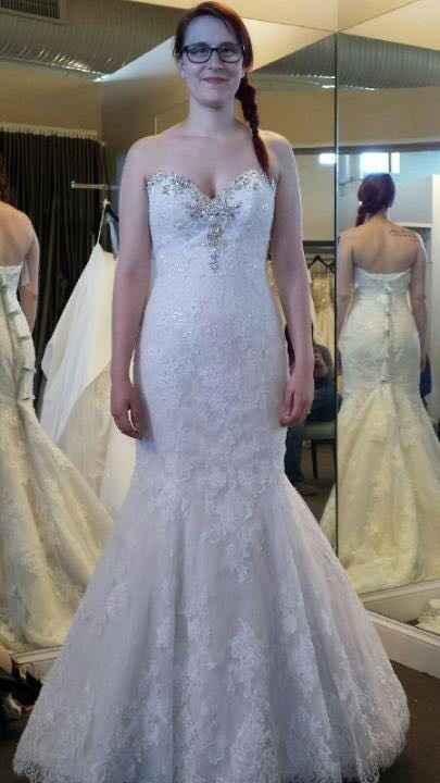 Let's show off our wedding gowns!