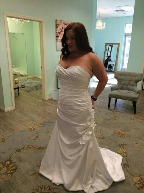 I looove dress threads! Are you rocking white?