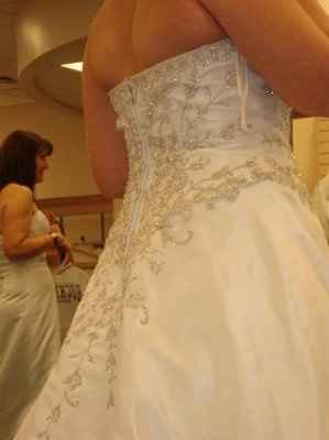 BRIDES...I want to see your DRESSES!!!~~~~