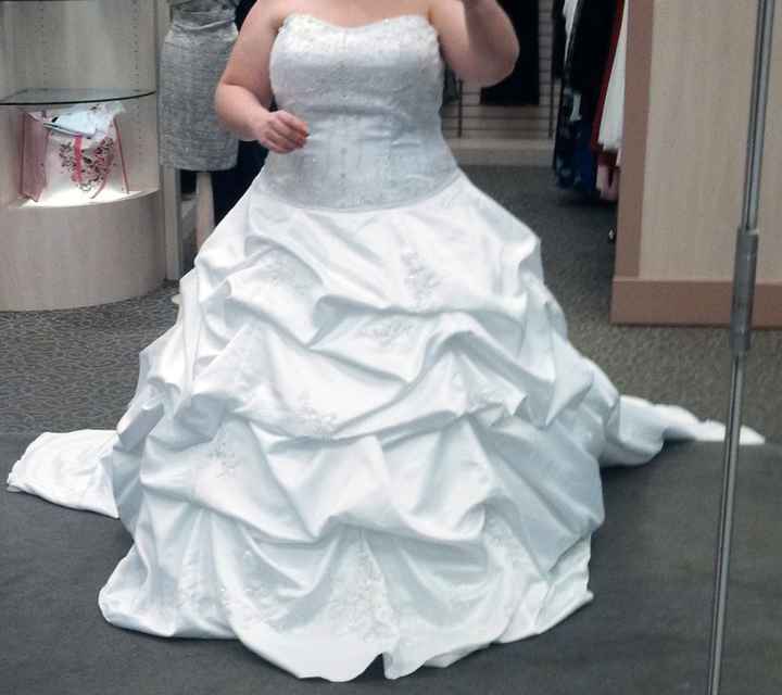 Short brides - show me your dresses!