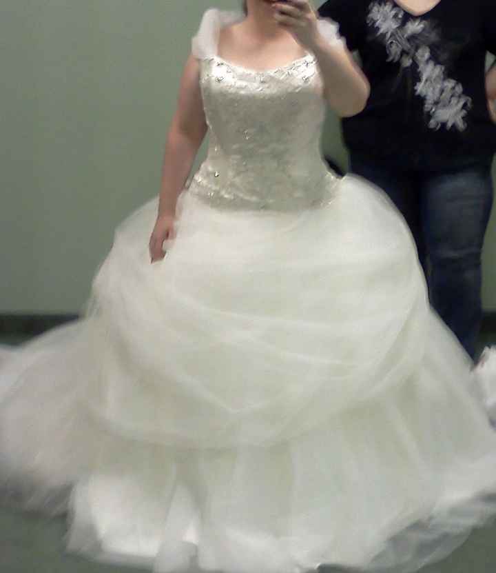 Let's show off our wedding gowns!