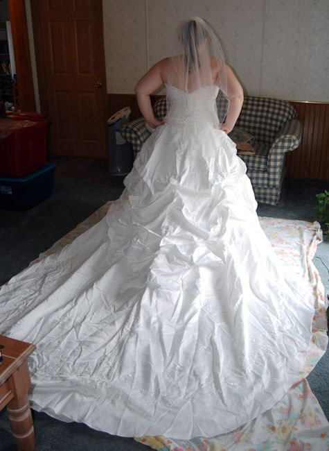 Show me your veil/dress