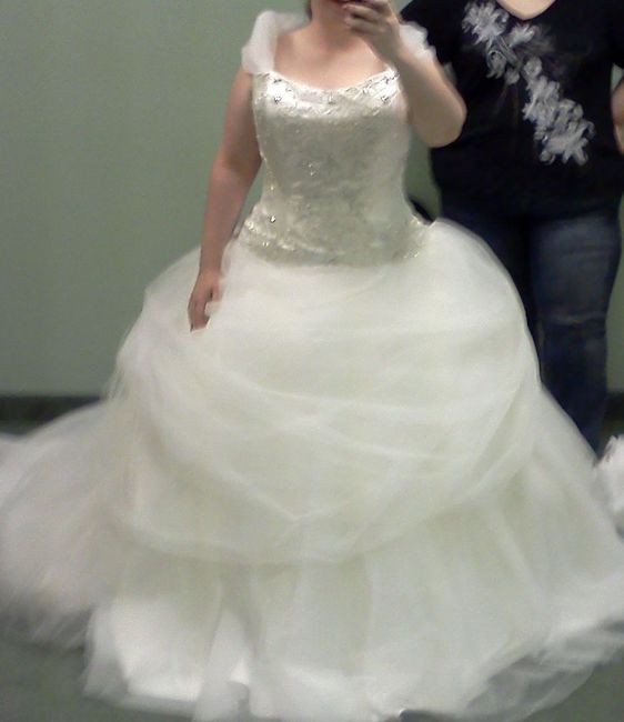 Let's show off our wedding gowns!