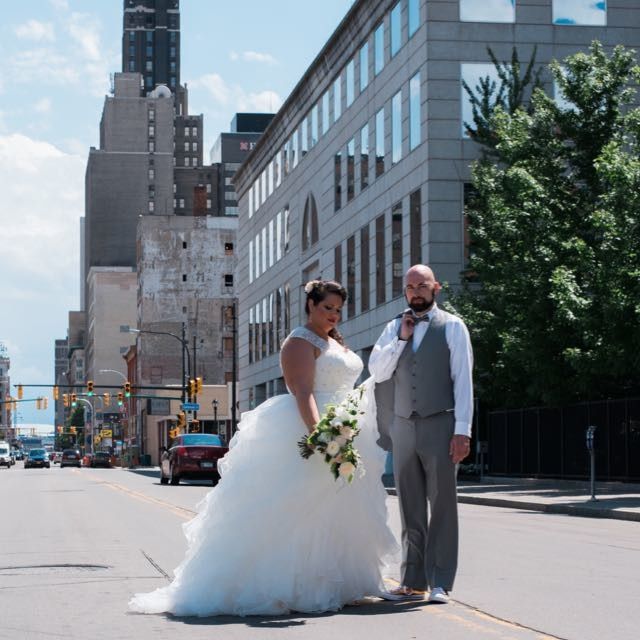 Where are my curvy brides?