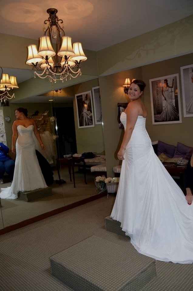 First dress fitting anddddd **pics**