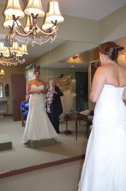 First dress fitting anddddd **pics**