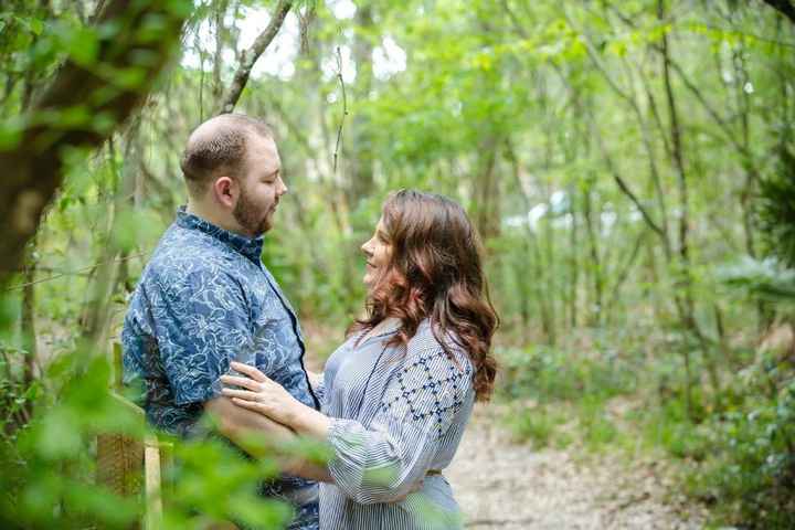 "Okay, now look into each other's eyes." 
