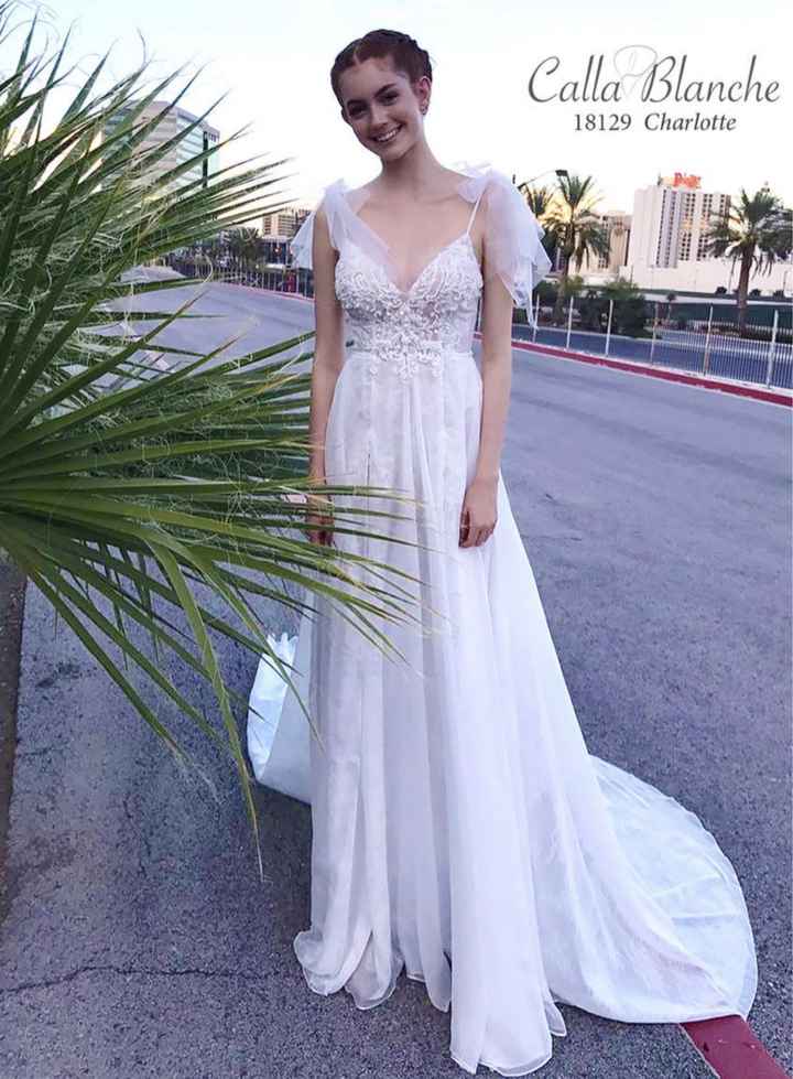 i bought a second dress. Now i have to sell my first... Advice? 😩 - 2