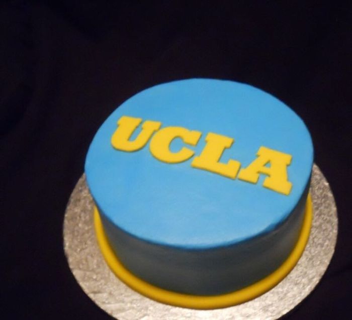 A little light on the groom's cake...