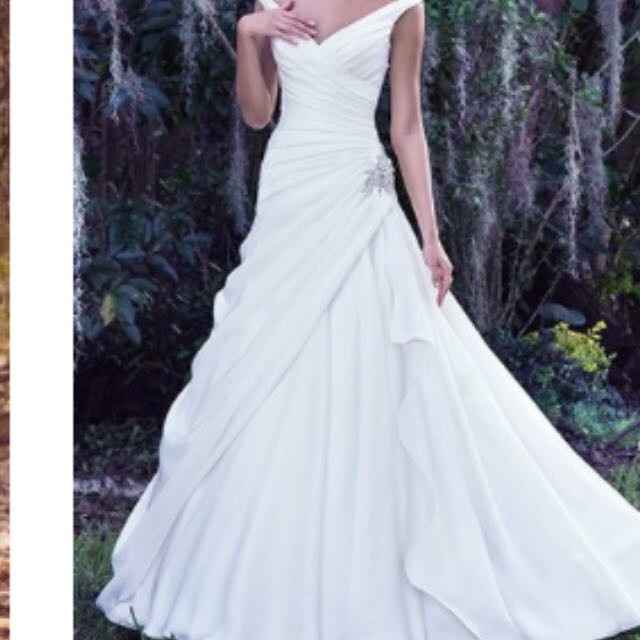 Can't Find the Dress I'm in Love with to Try On