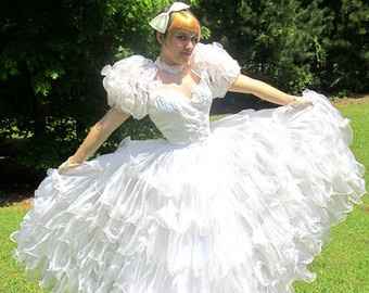 I don't like my dress anymore, please help.