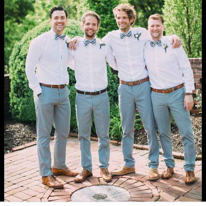 What should the groomsmen wear? - 1