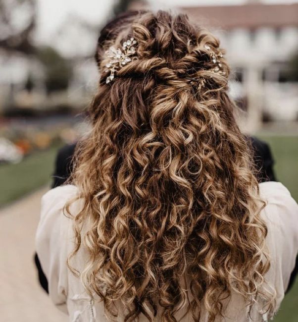 Calling my Curly Hair Brides! Hairstyle ideas?? Help! 6