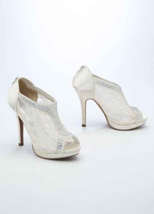 Show Me Your Shoes!!