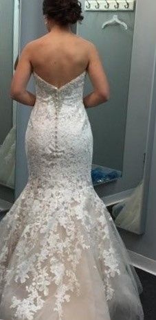Tried my dress on today!!!! ( pics)