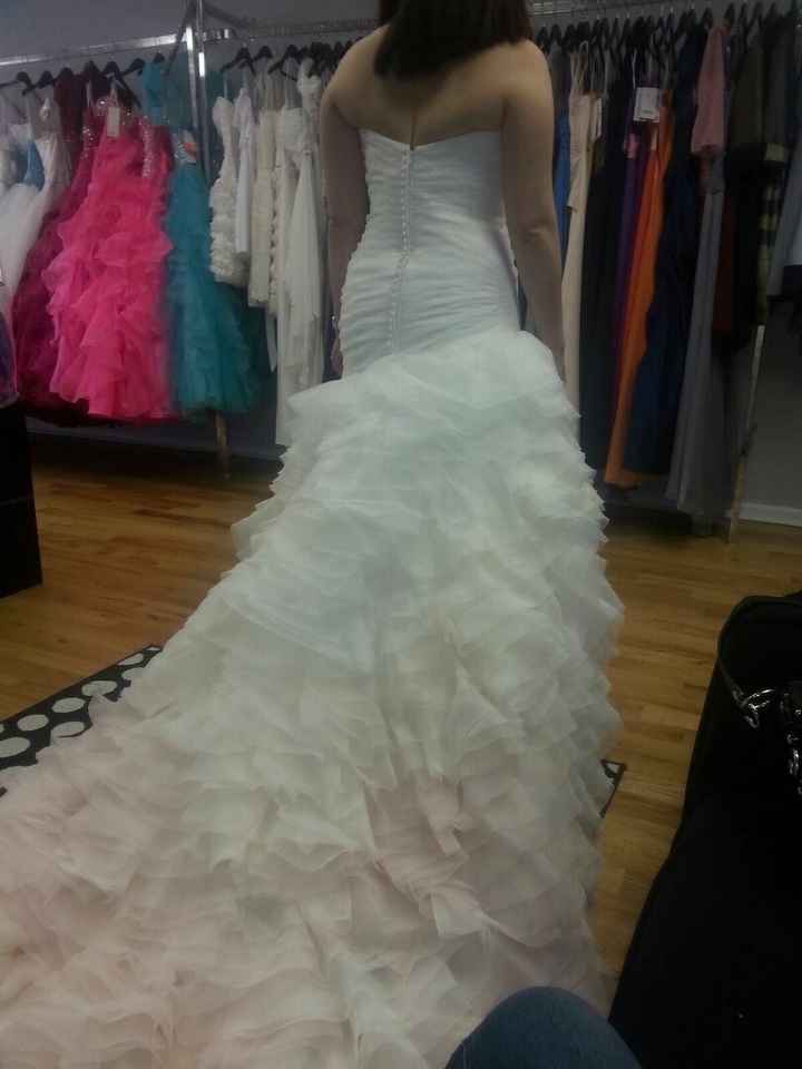 Short brides - show me your dresses!