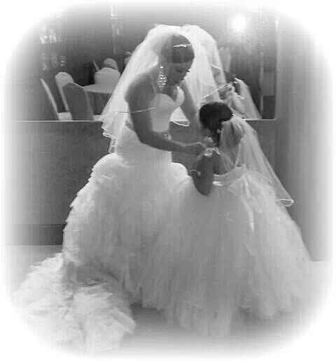 I AM MARRIED!!!!  COME SEE SOME PICS