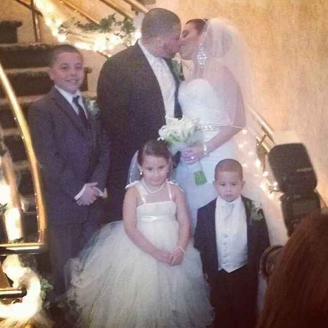 I AM MARRIED!!!!  COME SEE SOME PICS