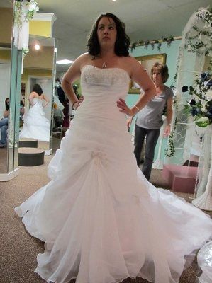Whoo hoo!!! I found a dress...finally!!!!