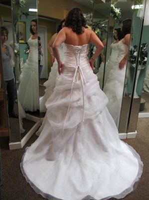 Whoo hoo!!! I found a dress...finally!!!!