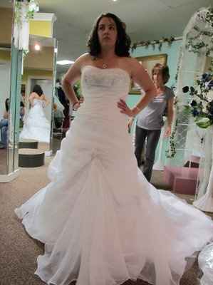 Whoo hoo!!! I found a dress...finally!!!!