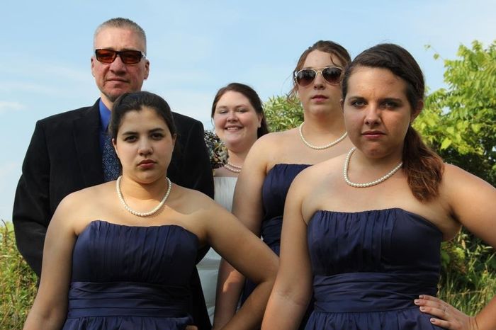 I didn't fall off the face of the earth, I swear! (pics from wedding day)