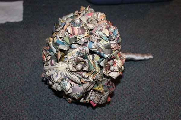 My first finished diy comic book rose bouquet! Tips/thoughts?