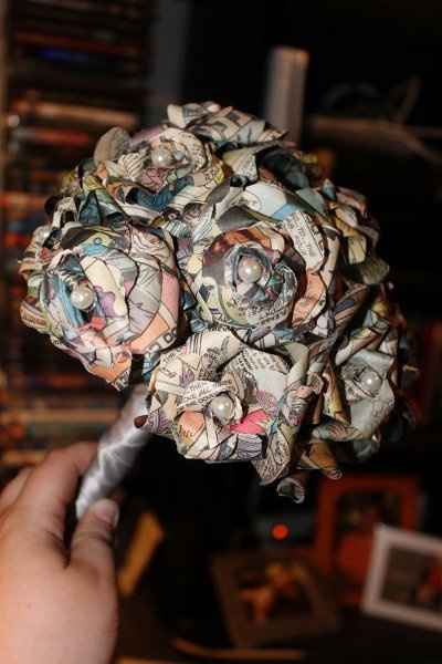 My first finished diy comic book rose bouquet! Tips/thoughts?