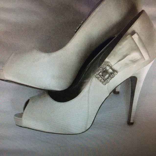 I am having the hardest time finding the perfect shoes?!?