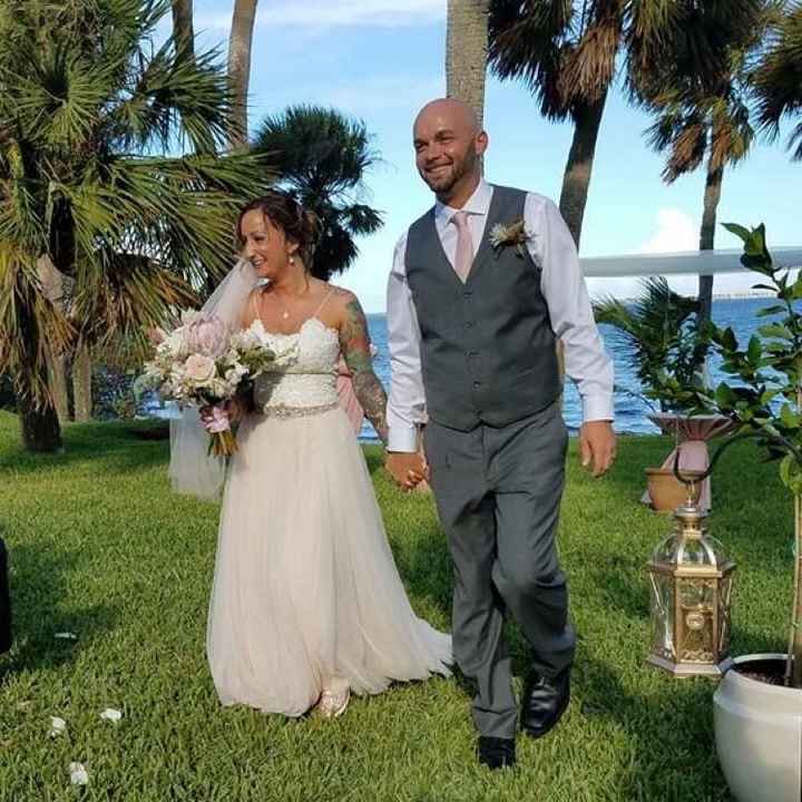 Has anyone else worn flats or Kate Spade Glitter Keds for their wedding?